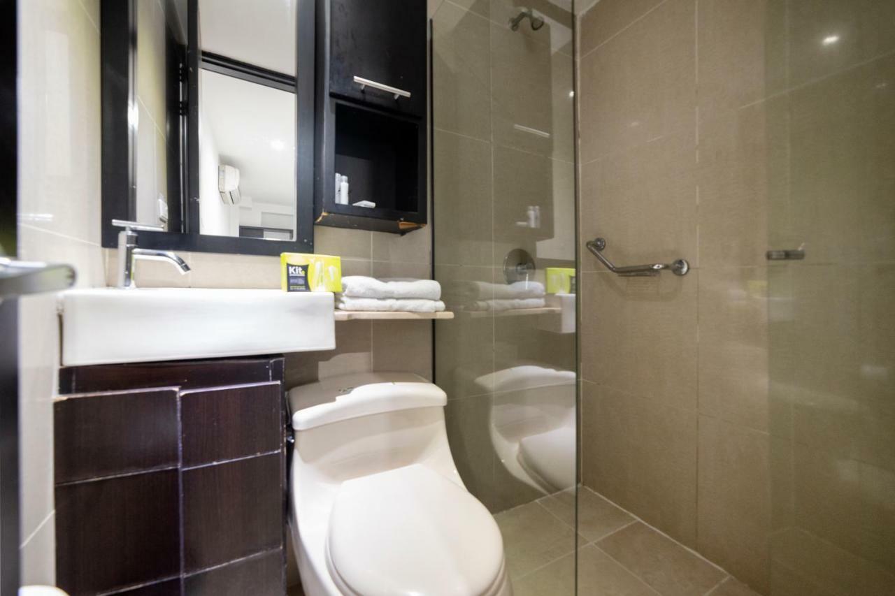 Отель Ayenda 1236 Platinum Plaza Медельин Экстерьер фото