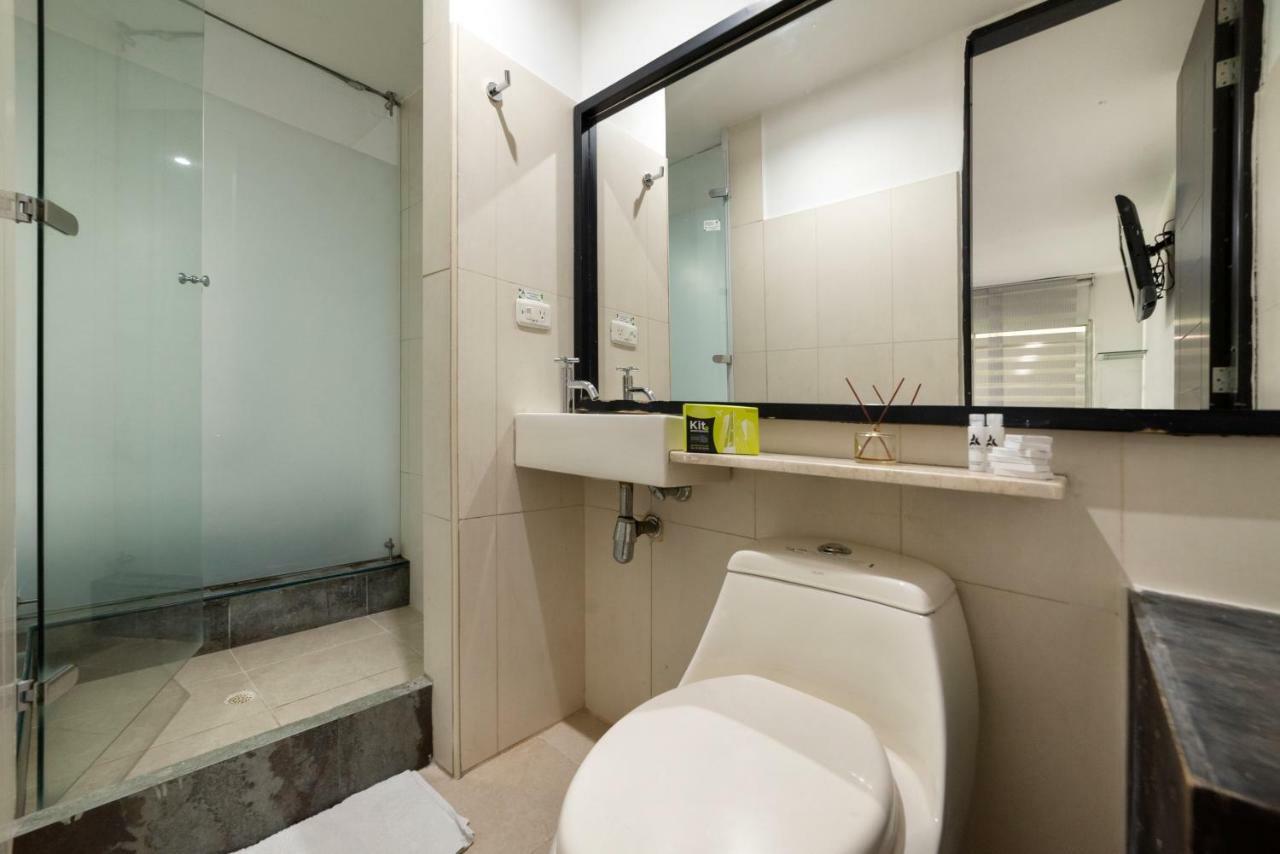 Отель Ayenda 1236 Platinum Plaza Медельин Экстерьер фото